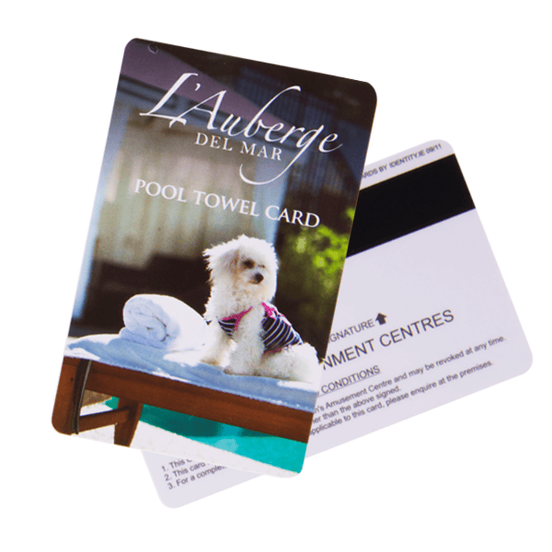 Foto de Cartões de Fidelização Personalizados para Programas mostrando acabamento do material na categoria Cartões plásticos.