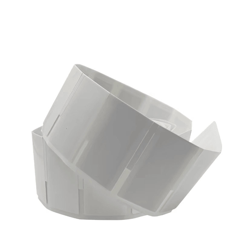 Esta imagem destaca acabamento em metal escovado em Etiquetas RFID UHF Flexíveis para Metal Curvo para aplicações de Tags RFID UHF flexíveis para metal.