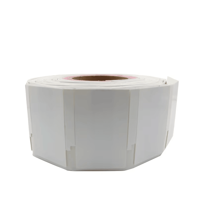 Imagem nítida de Etiqueta RFID UHF Flexível Grande para Contêineres Metálicos destacando superfície premium para aplicações de Tags RFID UHF flexíveis para metal.