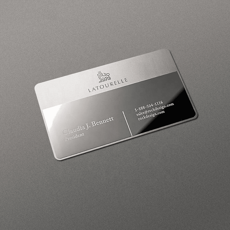 Imagem nítida de Cartões de Visita em Metal Mate para Marcas Premium destacando acabamento em metal escovado para aplicações de Cartões de visita metálicos.