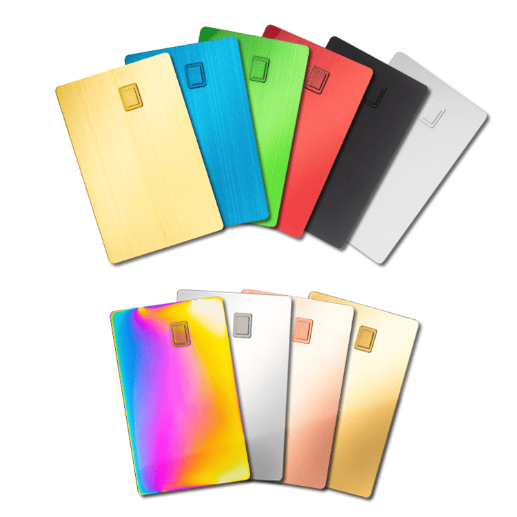 Imagem de Cartões IC Metálicos Personalizados Seguros com acabamento em metal escovado para compradores que comparam soluções de Cartões IC metálicos com contato.