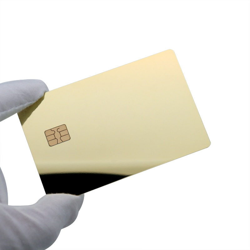 Cartões IC metálicos personalizados para aplicações seguras com detalhe do chip, indicados para compradores que comparam soluções de cartões IC metálicos de contato.