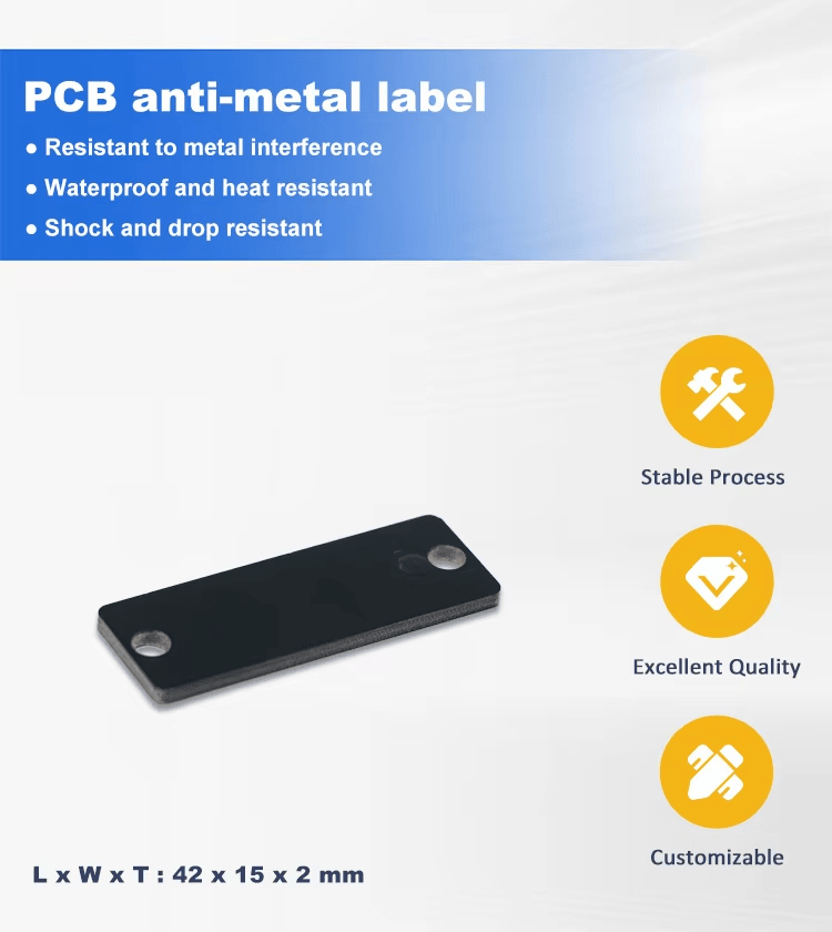 Tag RFID PCB para ativos industriais instalado sobre uma superfície metálica.