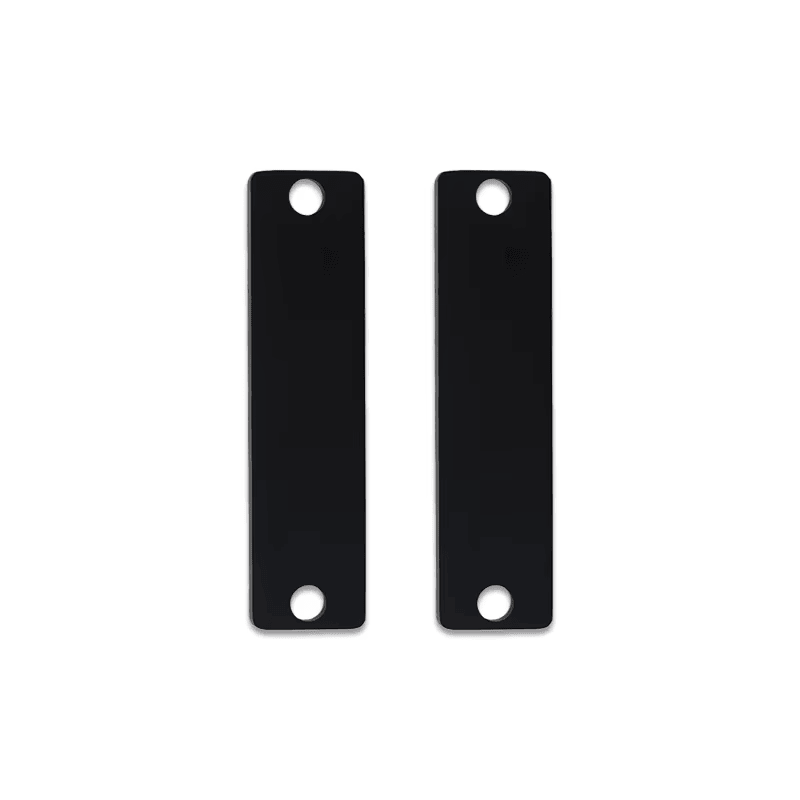 Imagem nítida de Tag RFID PCB Leve para Rastreamento Logístico destacando logotipo gravado para aplicações de Tags RFID PCB para metal.