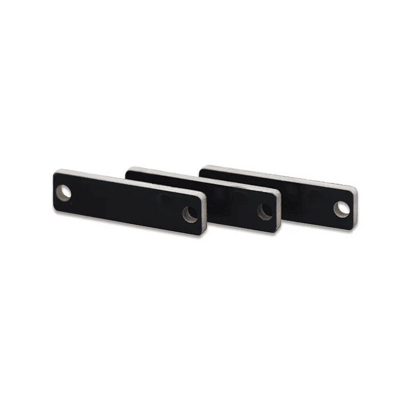 Imagem nítida de Tag RFID PCB Leve para Rastreamento Logístico destacando detalhe de corte a laser para aplicações de Tags RFID PCB para metal.