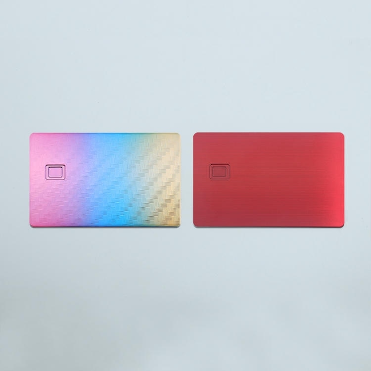 Foto de cartões IC metálicos personalizados para controle de acesso seguro com acabamento metálico escovado na categoria de cartões IC metálicos de contato.