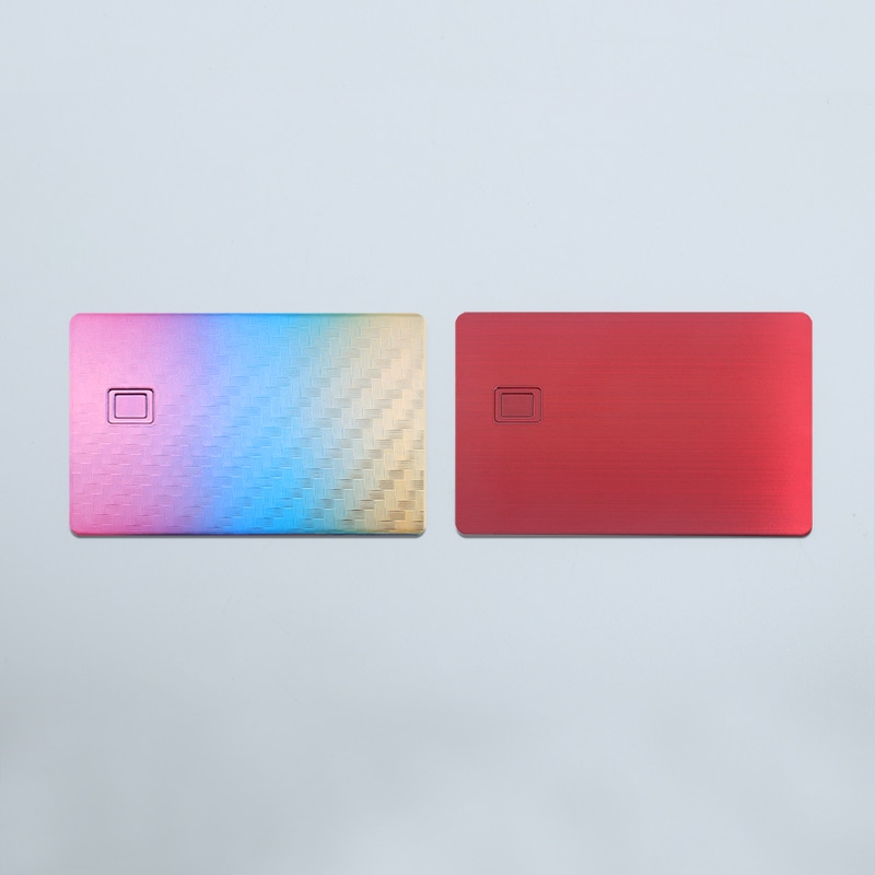 Imagem de Cartões IC Metálicos Personalizados e Resistentes com instalação em entrada de porta para compradores que comparam soluções de Cartões IC metálicos com contato.