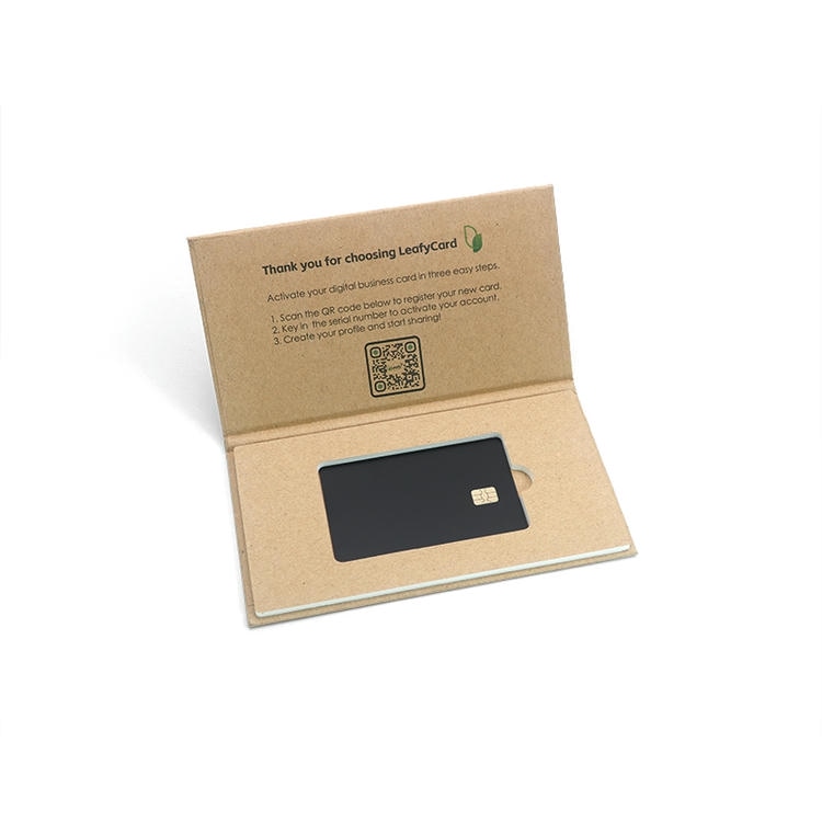 Cartões metálicos de contato personalizados para acesso seguro com chip, mostrando acabamento em metal escovado na categoria de cartões IC metálicos de contato.