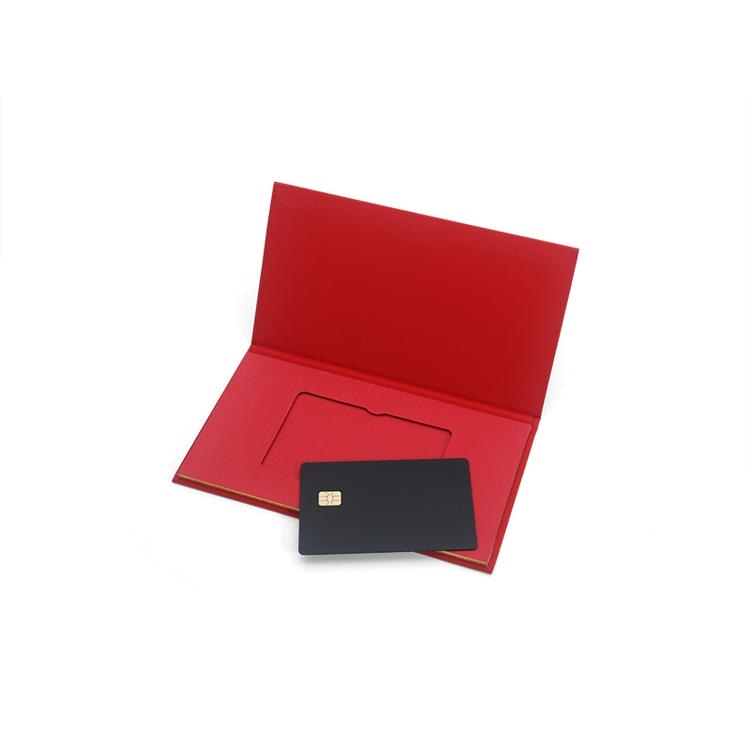 Cartões metálicos de contato personalizados para acesso seguro com chip, mostrando logotipo gravado na categoria de cartões IC metálicos de contato.