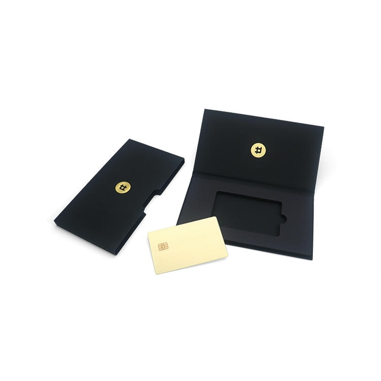 Cartões metálicos de contato personalizados para acesso seguro com chip, apresentados com borda polida para aplicações de cartões IC metálicos de contato.
