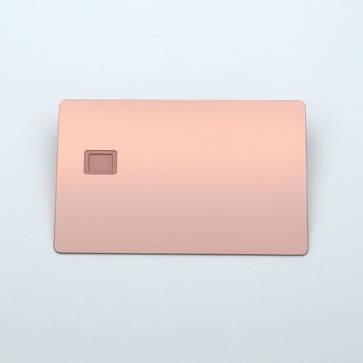 Cartões IC Inteligente Metálicos Personalizados para Acesso Seguro apresentados com borda polida para aplicações de cartões IC metálicos de contato.