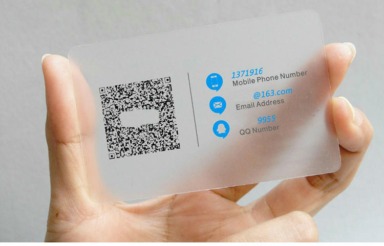 Detalhe do chip em cartões plásticos empresariais personalizados para aplicações de Cartões plásticos.