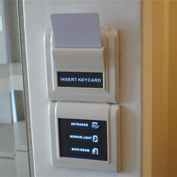 Foto de Cartões-chave RFID personalizados para hotel mostrando logotipo impresso na categoria Cartões plásticos.