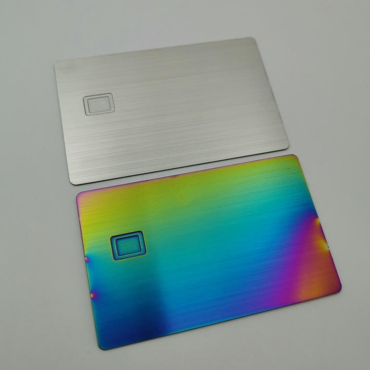 Cartão IC inteligente metálico azul escovado profissional; com uma opção de cor vibrante e personalizada para programas de associação por níveis.