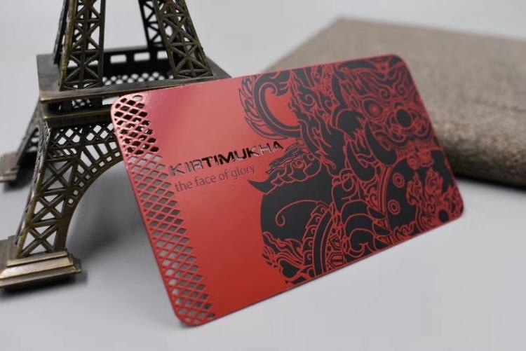 Imagem de Cartões de Visita em Metal Preto Mate Premium com foco em controle de acesso seguro para projetos de Cartões de visita metálicos.