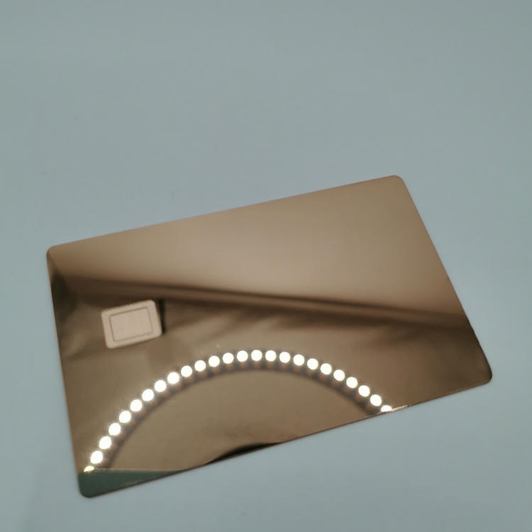 Imagem de Cartões IC de Metal com Chips 4442 ou 4428 com acabamento em metal escovado para compradores que comparam soluções de Cartões IC metálicos com contato.