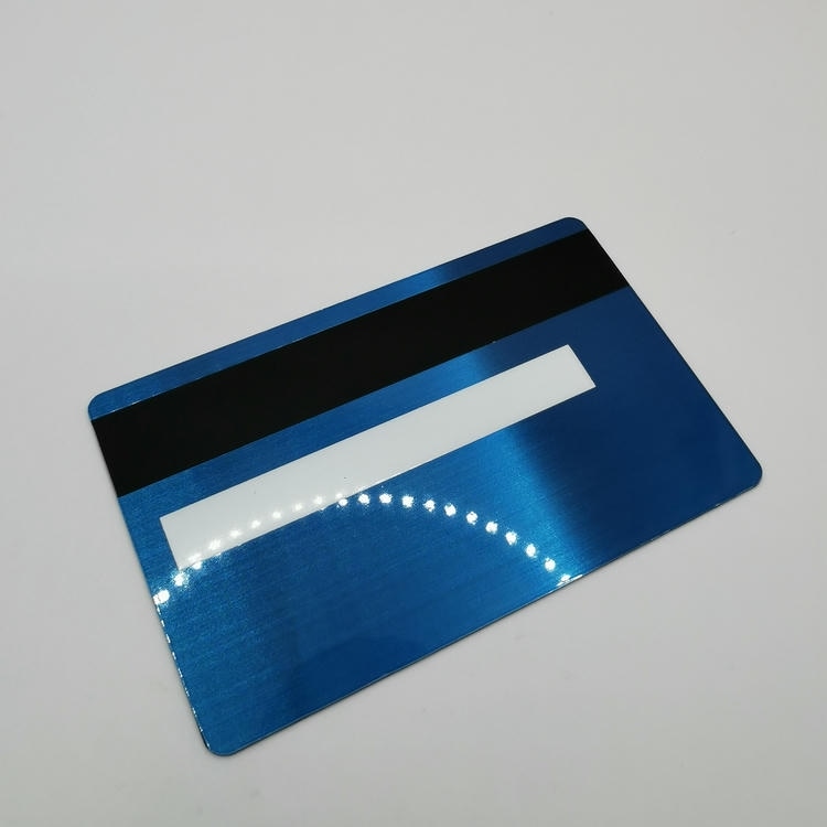 Imagem de Cartões IC Metálicos para Fidelização e Acesso com foco em logotipo gravado para projetos de Cartões IC metálicos com contato.