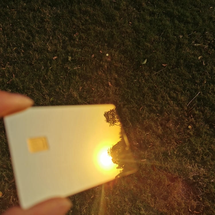 Foto de Cartões Metálicos com Chip de Contato Personalizados mostrando superfície premium na categoria Cartões IC metálicos com contato.