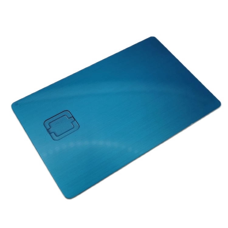 Foto de Cartões IC Metálicos Personalizados para Transporte Seguro mostrando logotipo gravado na categoria Cartões IC metálicos com contato.