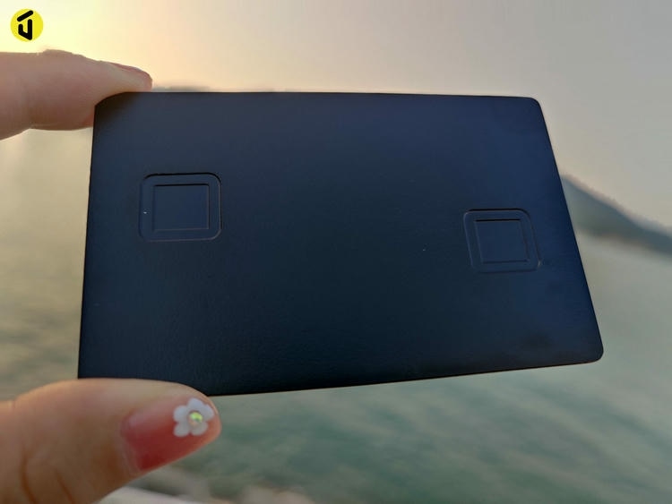 Imagem de Cartões IC Metálicos para Pagamento em Transporte com borda polida para compradores que comparam soluções de Cartões IC metálicos com contato.