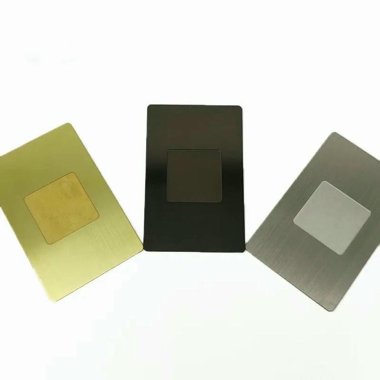 Imagem de Cartões de Visita Metálicos em Relevo com NFC com foco em vista detalhada para projetos de Cartões de visita metálicos.