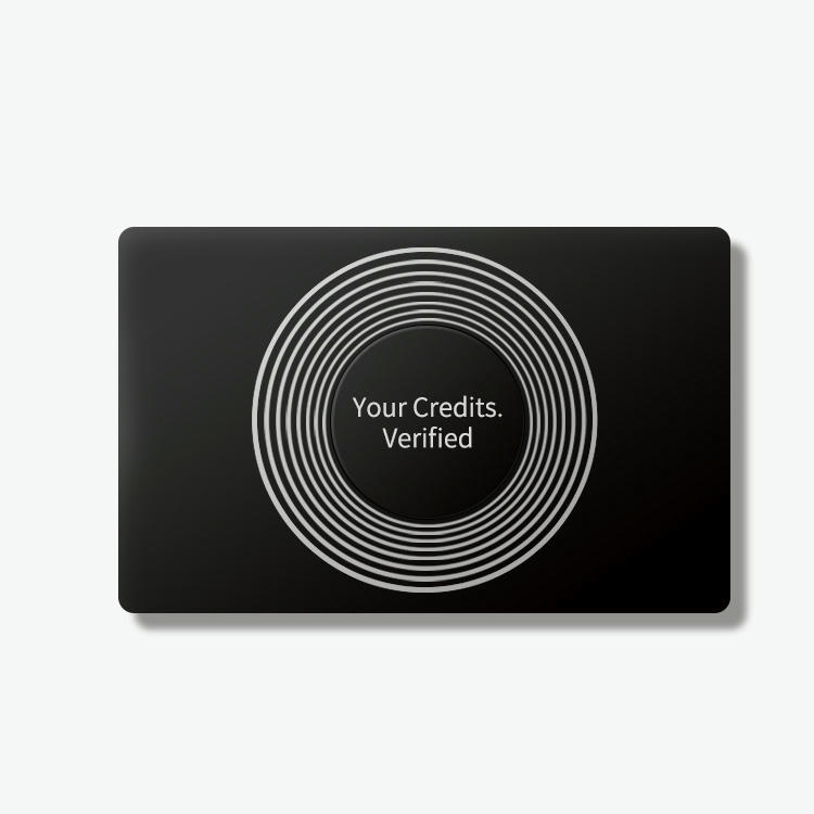 Imagem nítida de Cartões de Visita Metálicos Personalizados Premium destacando logotipo impresso para aplicações de Cartões de visita metálicos.