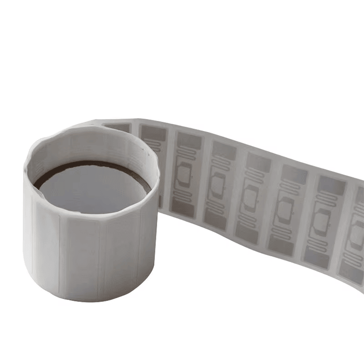 Etiquetas RFID UHF para bilhetes e crachás apresentadas para verificação de convidados em projetos de eventos.