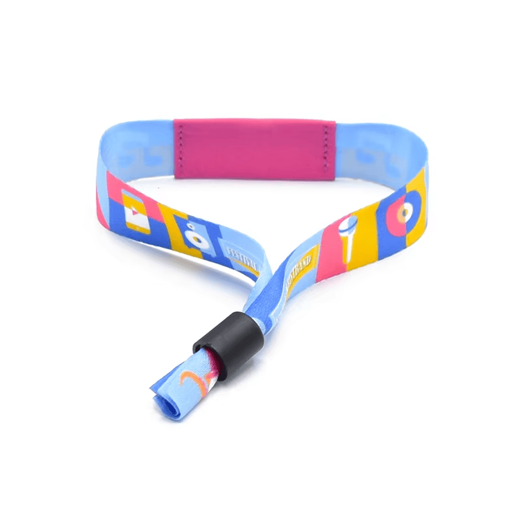 Imagem de Pulseiras RFID de Tecido para Eventos Corporativos com leitura sem contato para compradores que comparam soluções de Pulseiras RFID de tecido.