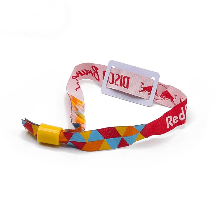 Imagem nítida de Pulseiras RFID de Tecido para Pagamentos Cashless destacando controle de ingressos para festivais para aplicações de Pulseiras RFID de tecido.