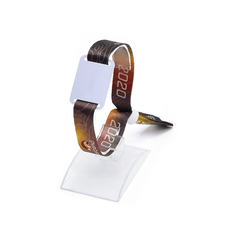 Pulseira RFID elástica e reutilizável para hóspedes recorrentes, resorts e programas de associação.