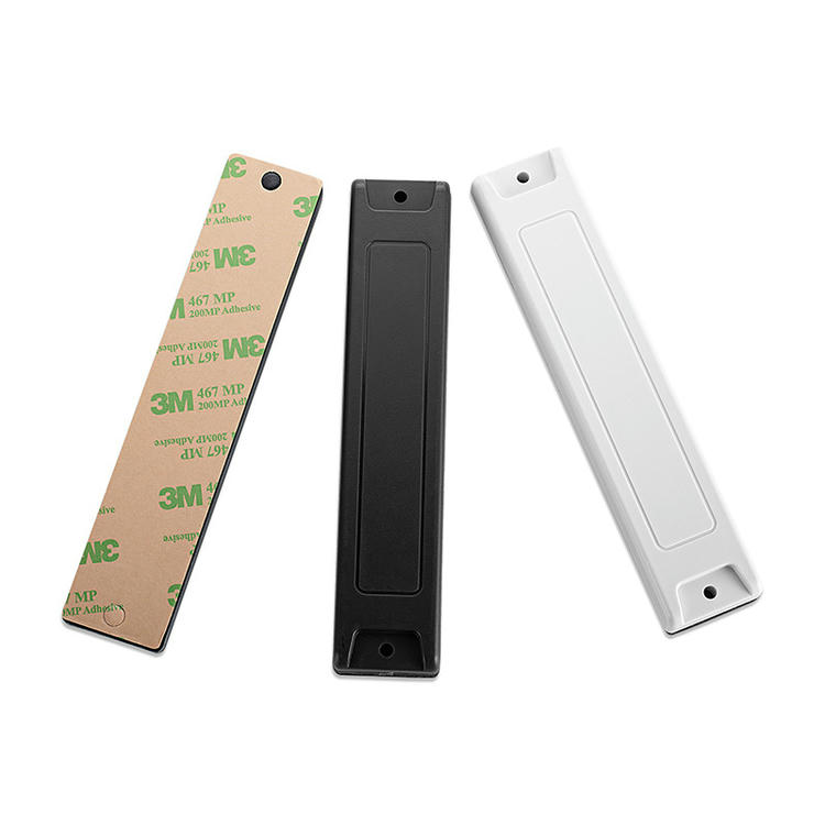 Esta imagem destaca superfície premium em Etiquetas RFID ABS para Metal em Máquinas para aplicações de Tags RFID ABS para metal.