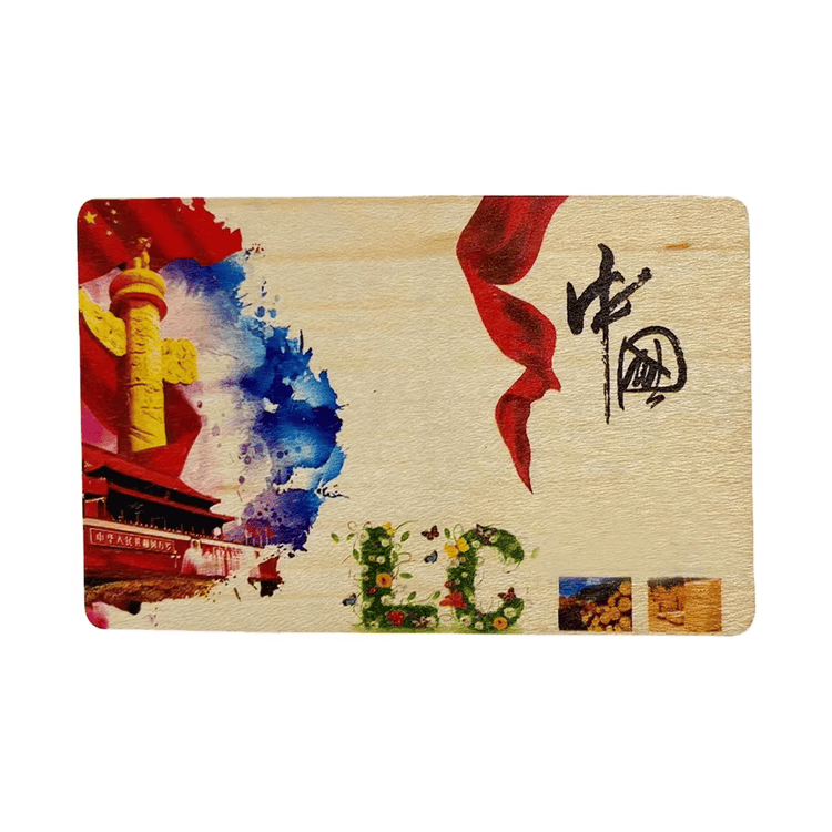 Imagem nítida de Cartões-presente de Bambu para Promoções de Marca destacando detalhes do chip para aplicações de Cartões de madeira.
