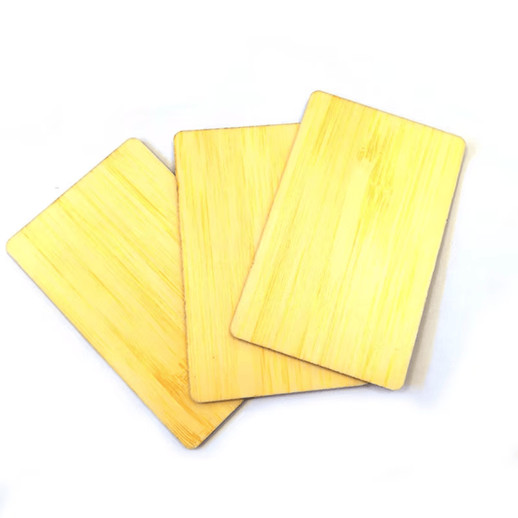 Imagem de Cartões RFID de Bambu para Acesso e Marca Eco com disposição da antena para compradores que comparam soluções de Cartões de madeira.