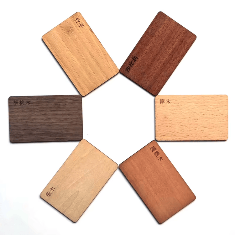 Imagem nítida de Cartões RFID de Bambu para Acesso e Marca Eco destacando acabamento do material para aplicações de Cartões de madeira.