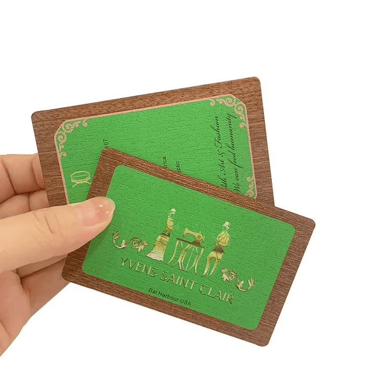 Imagem de Cartões NFC de Madeira para Eventos Corporativos com foco em pagamento sem dinheiro para projetos de Cartões de madeira.