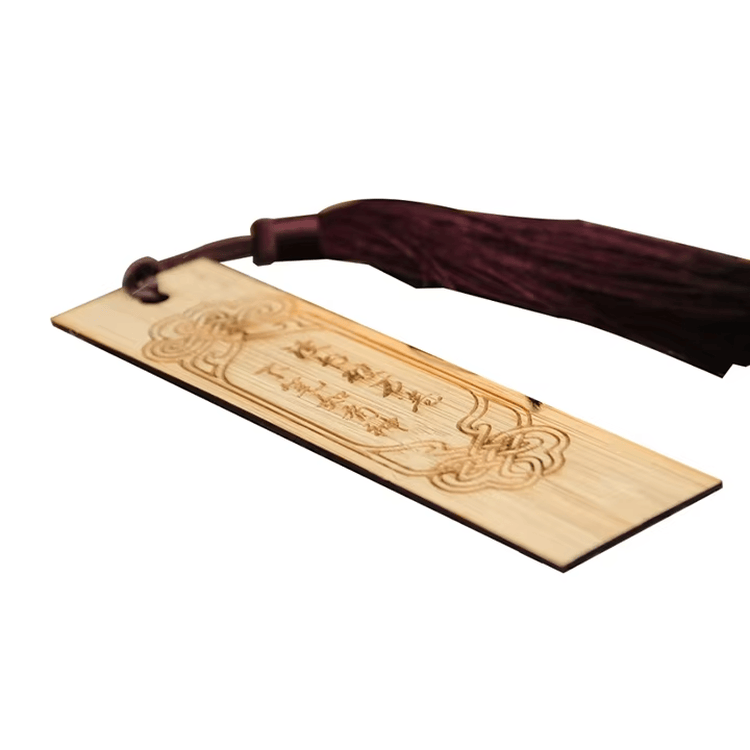 Imagem de Cartões de Madeira para Presentes Memoráveis com impressão personalizada de cartões para compradores que comparam soluções de Cartões de madeira.