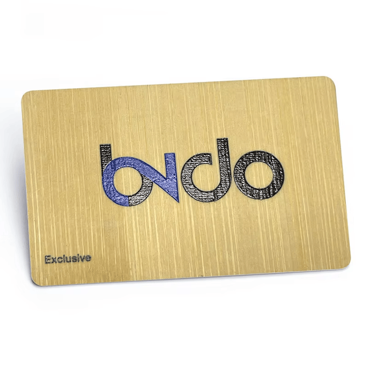 Imagem de Cartões RFID de Madeira para Fidelização com vista frontal para compradores que comparam soluções de Cartões de madeira.