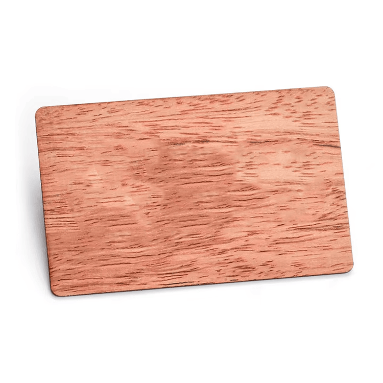 Cartões-presente RFID personalizados em madeira sapele apresentados em formato de carteira para aplicações de Cartões de Madeira.