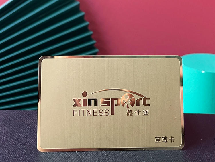 Imagem destacando o layout da antena em cartões-presente em PVC personalizados para programas de recompensas em aplicações Cartões plásticos.