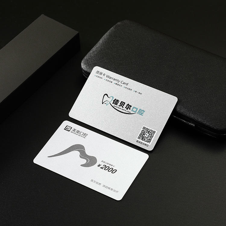 Comparação de cartões de fidelização em PVC personalizados para aplicações de Cartões plásticos.