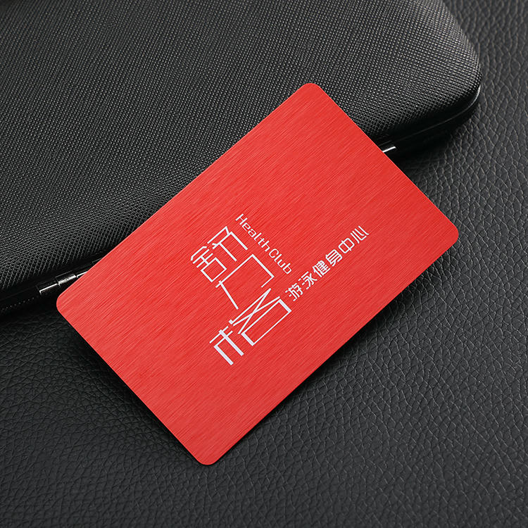 Embalagem para varejo de cartões de fidelização em PVC personalizados para compradores B2B.