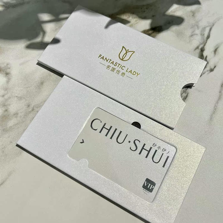Cartões VIP de luxo personalizados com chip em formato de carteira para aplicações de Cartões plásticos.