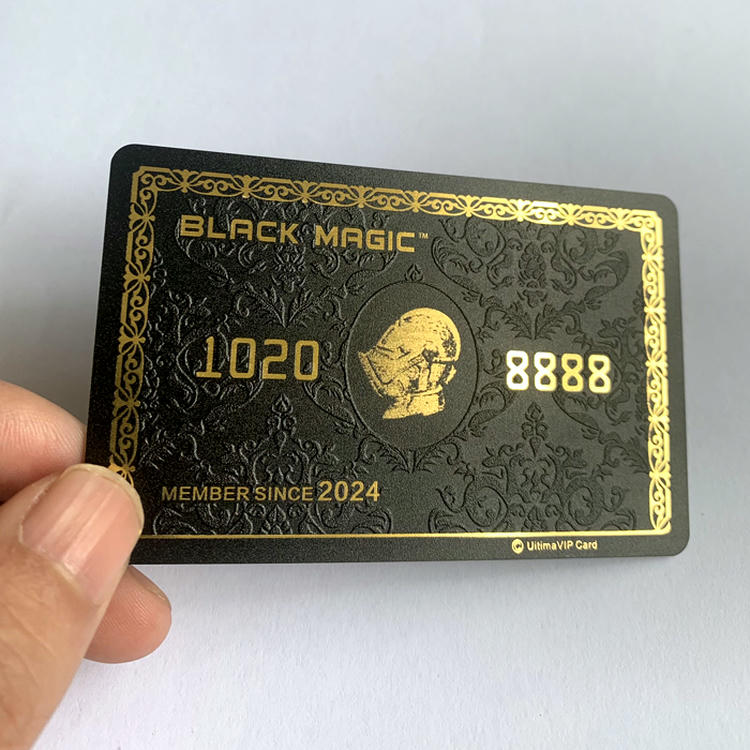 Esta imagem destaca leitura sem contato em Cartões Pretos em Relevo para Identidade Premium para aplicações de Cartões plásticos.