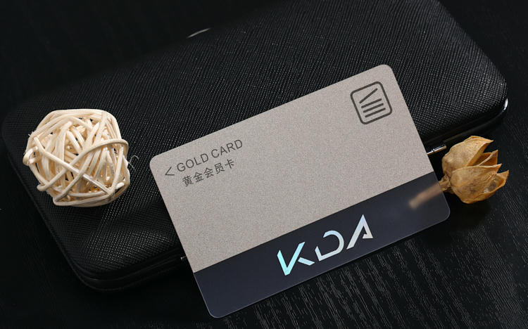 Cartões transparentes personalizados para programas de fidelização com impressão personalizada para compradores que comparam soluções Cartões plásticos.