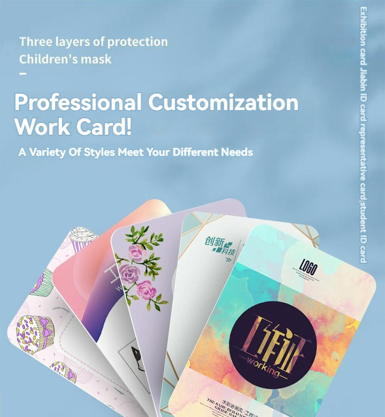 Crachás ID e cartões PVC de acesso personalizados com foco no acabamento do material para aplicações de cartões plásticos.