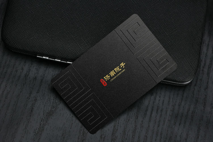 Imagem destacando cartões de sócio personalizados para programas de marca em vista traseira para aplicações de Cartões de Plástico.