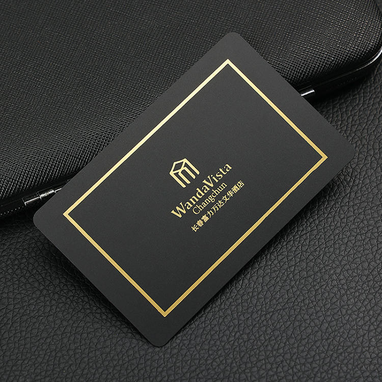 Cartões de sócio personalizados para programas de marca, apresentados em vista detalhada para aplicações de Cartões plásticos.