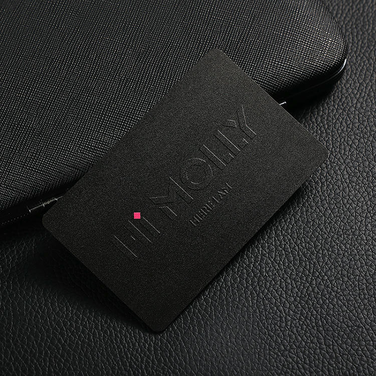 Cartões de sócio personalizados para programas de marca, apresentados com acabamento do material para compradores que comparam soluções de Cartões de Plástico.
