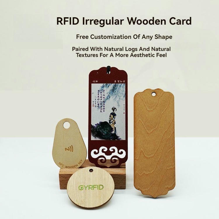 Foto de grupo da linha de cartões RFID de madeira Storyline, mostrando vários tipos de madeira e layouts com mensagens disponíveis.
