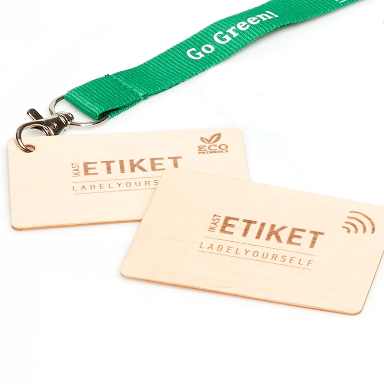 Imagem de Cartões-presente RFID em bambu personalizados com vista detalhada para compradores que comparam soluções de Cartões de madeira.